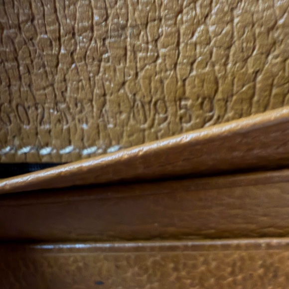 GUCCI
X Disney Brown GG Mickey Mouse Wallet ,Box, cards, dust bag and COA - Picture 13 of 16